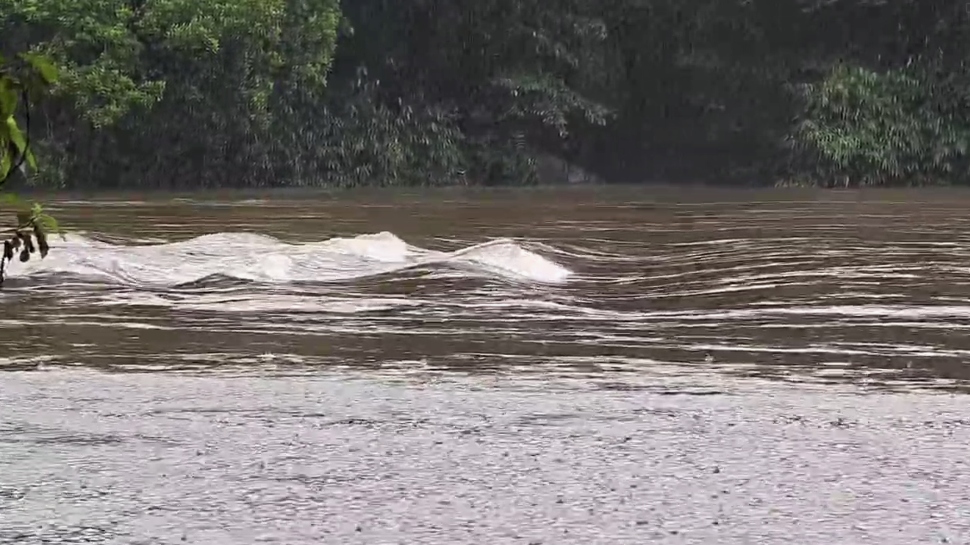 Wayanad Heavy Rain: കഴിഞ്ഞ ഉരുൾപൊട്ടലിലുണ്ടായ അവശിഷ്ടങ്ങൾ ഒഴുകി വന്നത് ആശങ്കയുണ്ടാക്കി; ചൂരൽമലയിൽ ഉരുൾപൊട്ടൽ ഉണ്ടായില്ലെന്ന് സംസ്ഥാന ദുരന്ത നിവാരണ അതോറിറ്റി Wayanad Heavy Rain: കഴിഞ്ഞ ഉരുൾപൊട്ടലിലുണ്ടായ അവശിഷ്ടങ്ങൾ ഒഴുകി വന്നത് ആശങ്കയുണ്ടാക്കി; ചൂരൽമലയിൽ ഉരുൾപൊട്ടൽ ഉണ്ടായില്ലെന്ന് സംസ്ഥാന ദുരന്ത നിവാരണ അതോറിറ്റി