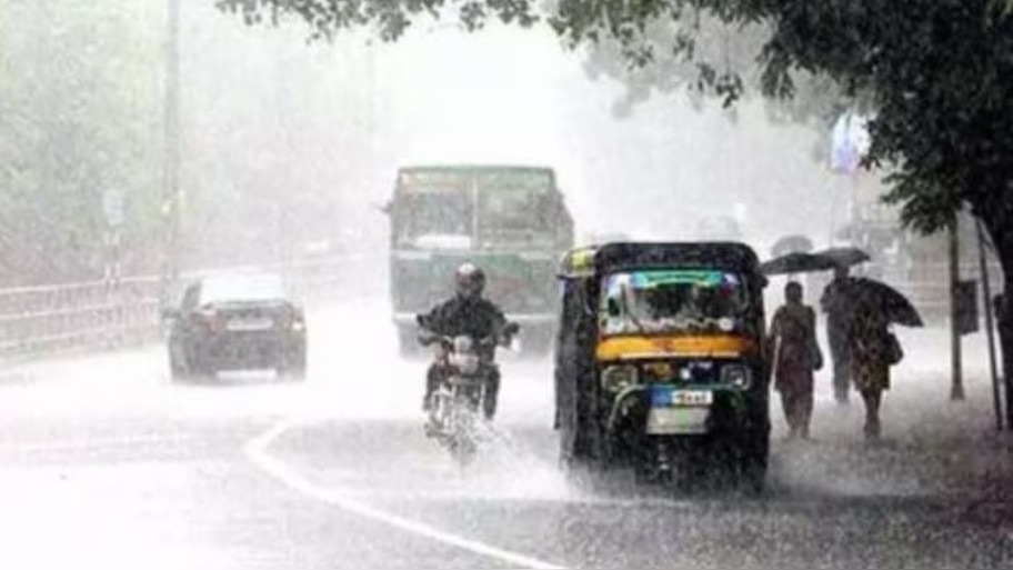 Rain Alert Kerala: അതിശക്തമായ മഴ; മൂന്ന് ജില്ലകളിൽ നാളെ അവധി