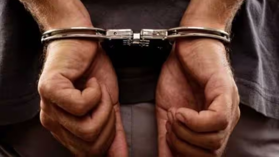 Manjeshwar Murder Case Arrest: അമ്മയെ തീകൊളുത്തി കൊന്നു; ഒളിവിലായിരുന്ന മകൻ കർണാടകയിൽ നിന്ന് പിടിയിൽ