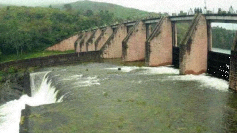 Mullaperiyar Dam Water level: മുല്ലപ്പെരിയാറിൽ ജലനിരപ്പുയരുന്നു, 136 അടിയായാൽ ഷട്ടറുകൾ തുറക്കും; മുന്നറിയിപ്പ്