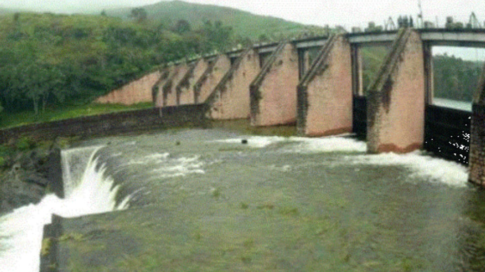 Mullaperiyar Dam Water level: മുല്ലപ്പെരിയാറിൽ ജലനിരപ്പുയരുന്നു, 136 അടിയായാൽ ഷട്ടറുകൾ തുറക്കും; മുന്നറിയിപ്പ് Mullaperiyar Dam Water level: മുല്ലപ്പെരിയാറിൽ ജലനിരപ്പുയരുന്നു, 136 അടിയായാൽ ഷട്ടറുകൾ തുറക്കും; മുന്നറിയിപ്പ്