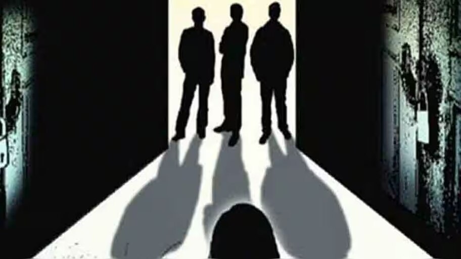 Kolkata Gangrape: കൊൽക്കത്തയെ നടുക്കി വീണ്ടും കൂട്ടബലാത്സം​ഗം; നിയമവിദ്യാർഥിനിയെ കൂട്ടബലാത്സം​ഗം ചെയ്തു, മൂന്ന് പേർ അറസ്റ്റിൽ