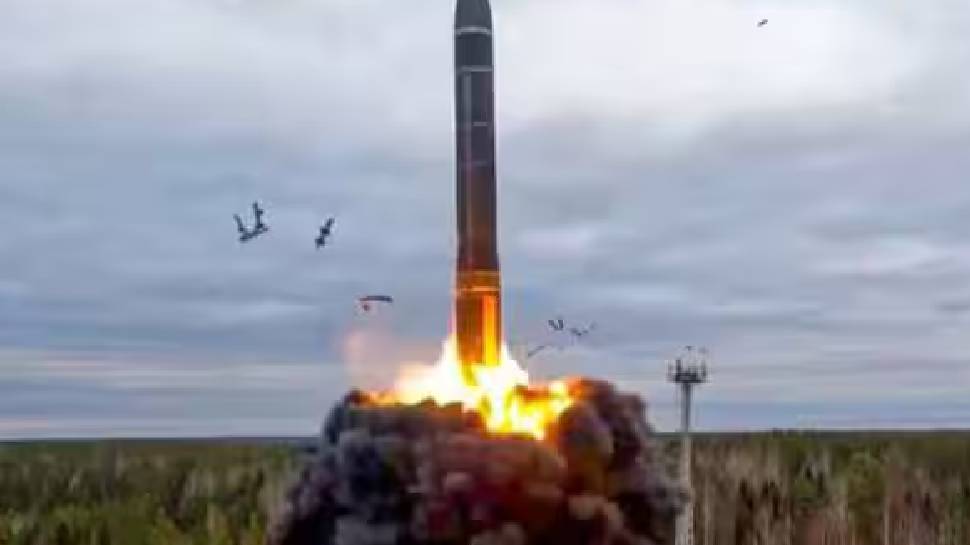 Missile Attack on Israel: ഇസ്രായേലിന് നേര്ക്ക് മിസൈല് ആക്രമണം; ഇത്തവണ യെമനില് നിന്ന്, പിന്നില്... Missile Attack on Israel: ഇസ്രായേലിന് നേര്ക്ക് മിസൈല് ആക്രമണം; ഇത്തവണ യെമനില് നിന്ന്, പിന്നില്...