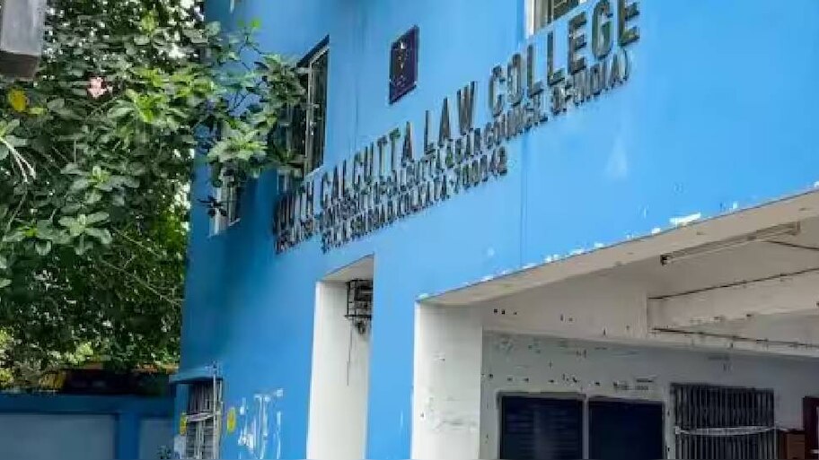 Kolkata Gang Rape: കൊല്‍ക്കത്ത കൂട്ട ബലാത്സംഗം: ലോ കോളേജിലെ സെക്യൂരിറ്റി ഗാര്‍ഡ് അറസ്റ്റില്‍