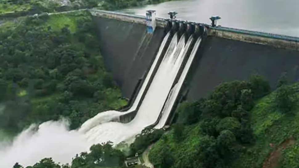Mullaperiyar Dam Open: മുല്ലപ്പെരിയാർ അണക്കെട്ട് രാവിലെ 10 മണിക്ക് തുറക്കും; ജലനിരപ്പ് 136.10 അടിയായി Mullaperiyar Dam Open: മുല്ലപ്പെരിയാർ അണക്കെട്ട് രാവിലെ 10 മണിക്ക് തുറക്കും; ജലനിരപ്പ് 136.10 അടിയായി