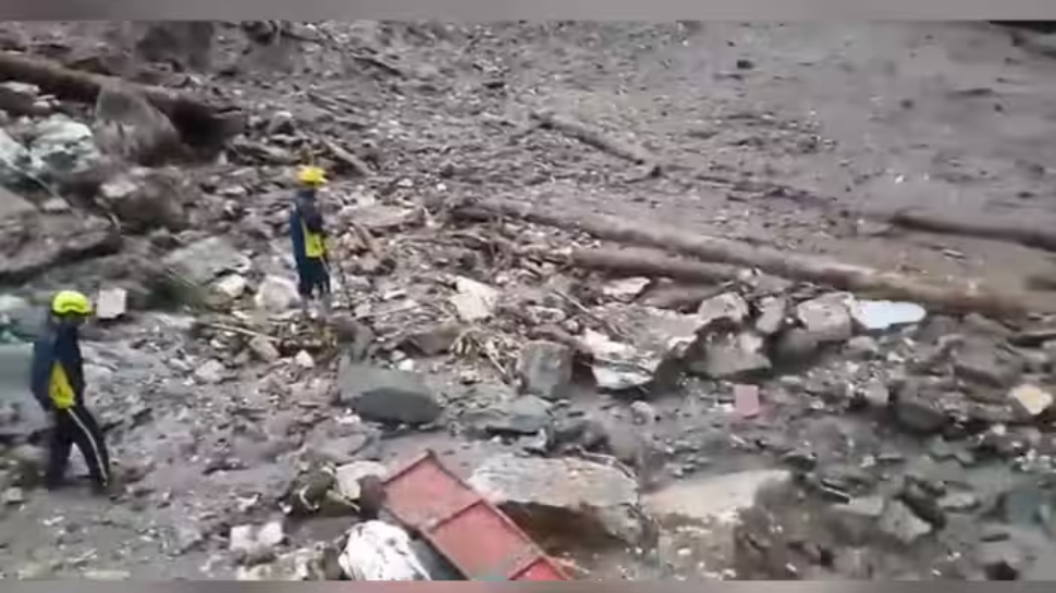 Uttarakhand Cloudburst: ഉത്തരാഖണ്ഡിൽ മേഘവിസ്ഫോടനം; ഒമ്പത് പേരെ കാണാതായി, രക്ഷാപ്രവർത്തനം തുടരുന്നു Uttarakhand Cloudburst: ഉത്തരാഖണ്ഡിൽ മേഘവിസ്ഫോടനം; ഒമ്പത് പേരെ കാണാതായി, രക്ഷാപ്രവർത്തനം തുടരുന്നു