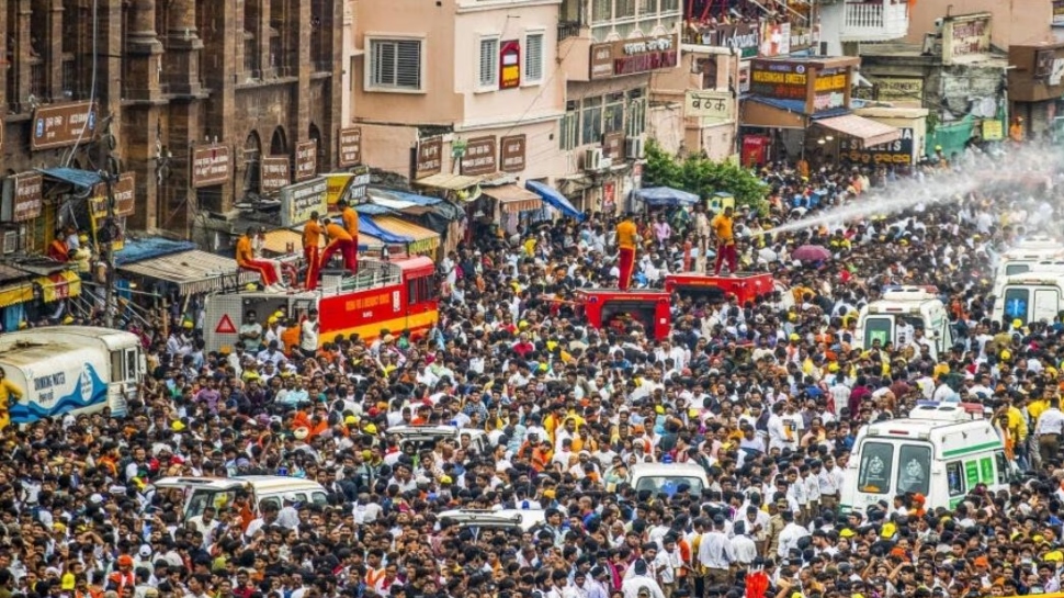 Puri Jagannath Rath Yatra Stampede: പുരി ജഗന്നാഥ രഥയാത്രയ്ക്കിടെ തിക്കിലും തിരക്കിലും പെട്ട് മൂന്ന് മരണം; നിരവധി പേർക്ക് പരിക്ക് Puri Jagannath Rath Yatra Stampede: പുരി ജഗന്നാഥ രഥയാത്രയ്ക്കിടെ തിക്കിലും തിരക്കിലും പെട്ട് മൂന്ന് മരണം; നിരവധി പേർക്ക് പരിക്ക്