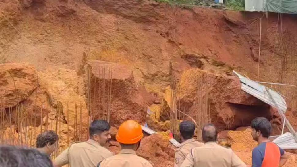 Kozhikode News: കോഴിക്കോട് ഫ്ലാറ്റ് നിർമ്മാണത്തിനിടെ മണ്ണിടിഞ്ഞ് അപകടം; ഒരാൾ മരിച്ചു, രണ്ട് പേർക്ക് പരിക്ക് Kozhikode News: കോഴിക്കോട് ഫ്ലാറ്റ് നിർമ്മാണത്തിനിടെ മണ്ണിടിഞ്ഞ് അപകടം; ഒരാൾ മരിച്ചു, രണ്ട് പേർക്ക് പരിക്ക്