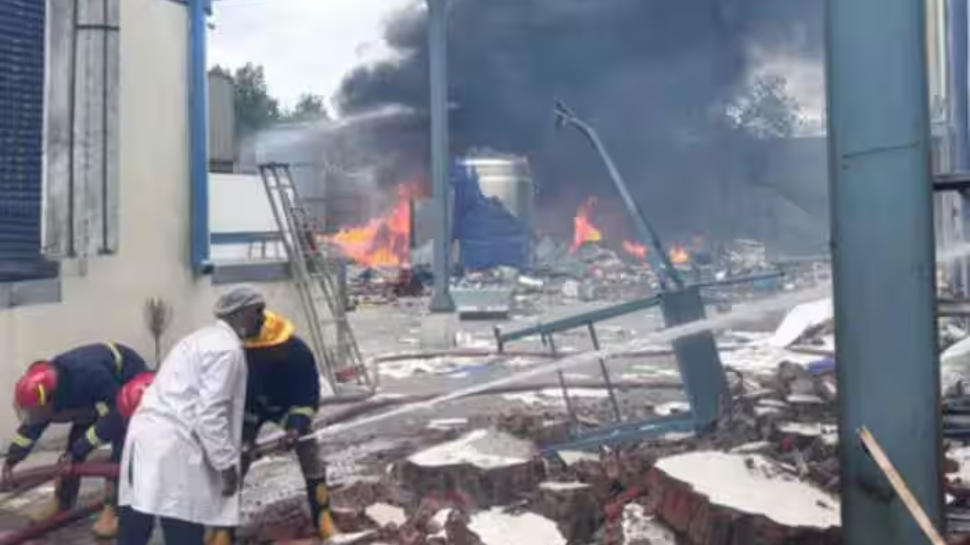 Telangana Factory Explosion: ഹൈദരാബാദ് കെമിക്കൽ ഫാക്ടറി സ്ഫോടനം; കമ്പനിക്കെതിരെ നരഹത്യക്ക് കേസ് Telangana Factory Explosion: ഹൈദരാബാദ് കെമിക്കൽ ഫാക്ടറി സ്ഫോടനം; കമ്പനിക്കെതിരെ നരഹത്യക്ക് കേസ്