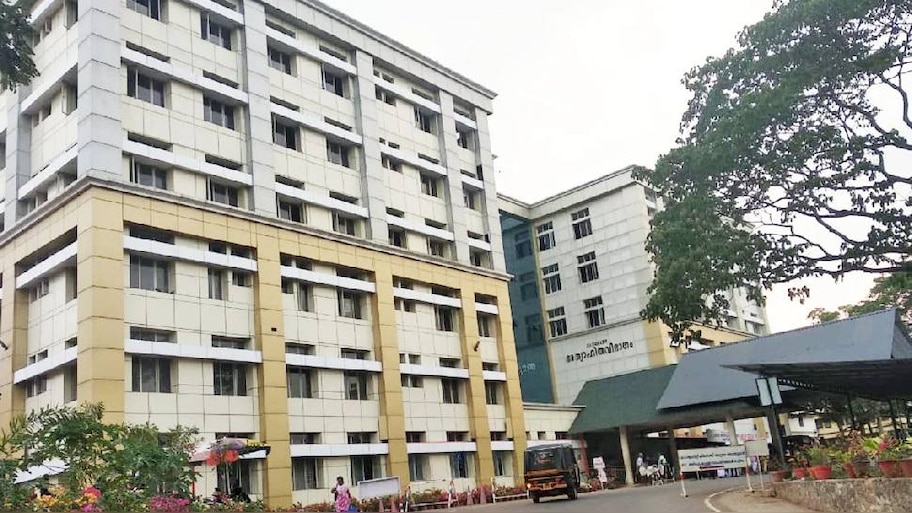Building Collapse: കോട്ടയം മെഡിക്കൽ കോളേജിലെ കെട്ടിടം ഇടിഞ്ഞുവീണു; പതിനാലാം വാർഡാണ് പൊളിഞ്ഞുവീണത്