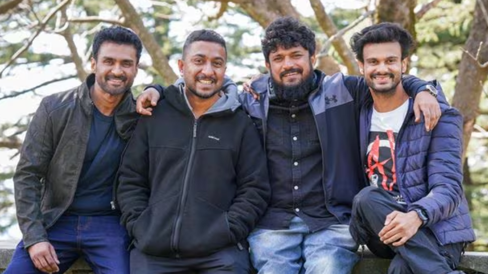 Vineeth Sreenivasan Movie: തിരയ്ക്ക് ശേഷം വിനീതിന്റെ ത്രില്ലർ വരുന്നു; ഒപ്പം മെറിലാൻഡ് സിനിമാസും, ആകാംക്ഷയിൽ പ്രേക്ഷകർ Vineeth Sreenivasan Movie: തിരയ്ക്ക് ശേഷം വിനീതിന്റെ ത്രില്ലർ വരുന്നു; ഒപ്പം മെറിലാൻഡ് സിനിമാസും, ആകാംക്ഷയിൽ പ്രേക്ഷകർ