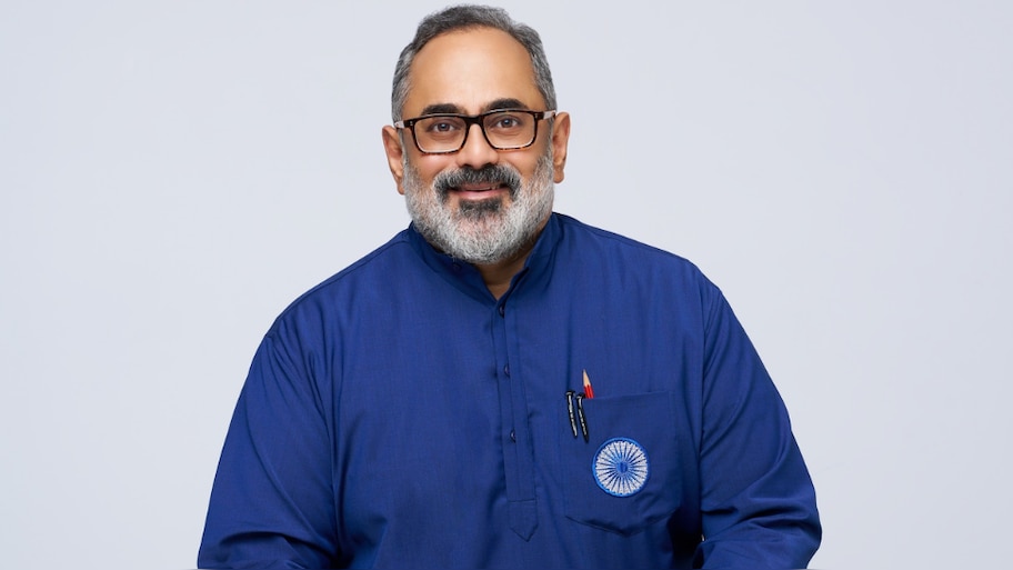 Rajiv Chandrasekhar: 'നുണകളാൽ കെട്ടിപ്പടുത്ത ആരോഗ്യ രംഗം തകരുന്നു'; മുഖ്യമന്ത്രി രാജിവെക്കണമെന്ന് രാജീവ് ചന്ദ്രശേഖർ