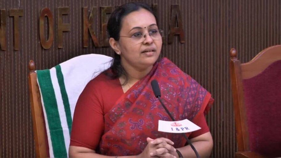 Health Minister Veena George: 'ബിന്ദുവിന്റെ മരണം ഏറെ വേദനിപ്പിക്കുന്നു, സർക്കാർ കുടുംബത്തിനൊപ്പം'; ആരോഗ്യമന്ത്രി