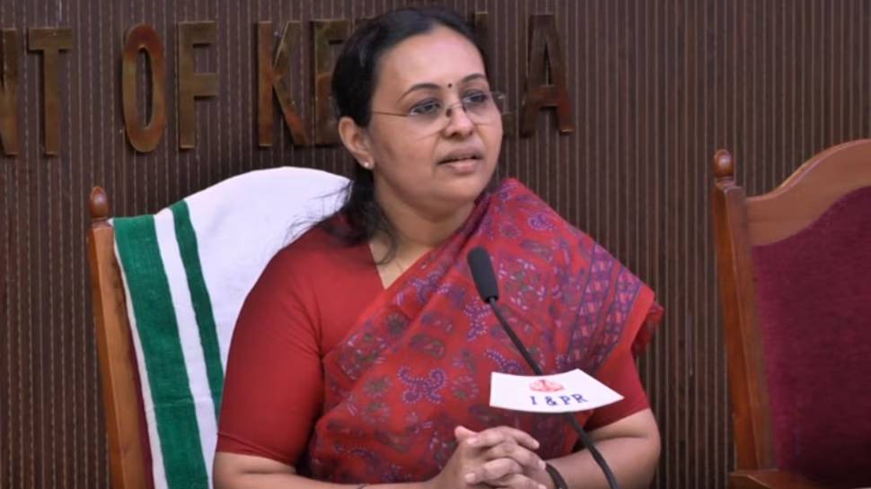 Health Minister Veena George: 'ബിന്ദുവിന്റെ മരണം ഏറെ വേദനിപ്പിക്കുന്നു, സർക്കാർ കുടുംബത്തിനൊപ്പം'; ആരോഗ്യമന്ത്രി Health Minister Veena George: 'ബിന്ദുവിന്റെ മരണം ഏറെ വേദനിപ്പിക്കുന്നു, സർക്കാർ കുടുംബത്തിനൊപ്പം'; ആരോഗ്യമന്ത്രി