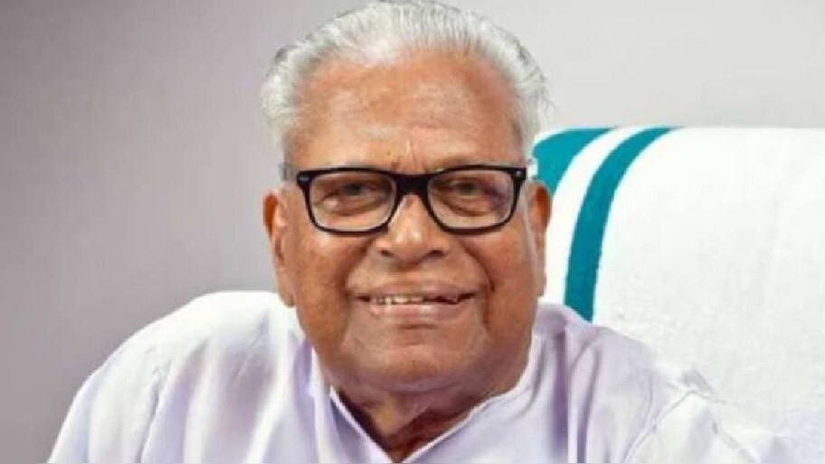 VS Achuthanandan's health update: വിഎസ് അച്യുതാനന്ദൻ സ്വയം ശ്വസിച്ചു തുടങ്ങി; ആരോഗ്യനില മെച്ചപ്പെട്ടു