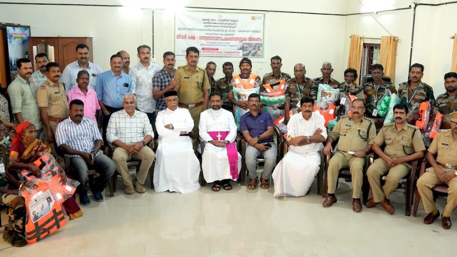 Care and Share Foundation: വനവാസികളായ മത്സ്യത്തൊഴിലാളികൾക്ക് മമ്മൂട്ടിയുടെ സഹായം; മീൻ വലകളും ലൈഫ് ജാക്കറ്റുകളും സൗജന്യം
