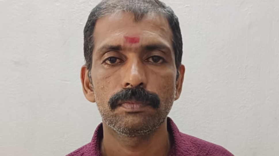 Crime News: സംശയ രോഗം; തിരുവനന്തപുരത്ത് ഭാര്യയെ കൊലപ്പെടുത്താൻ ശ്രമിച്ച ഭർത്താവ് അറസ്റ്റിൽ Crime News: സംശയ രോഗം; തിരുവനന്തപുരത്ത് ഭാര്യയെ കൊലപ്പെടുത്താൻ ശ്രമിച്ച ഭർത്താവ് അറസ്റ്റിൽ