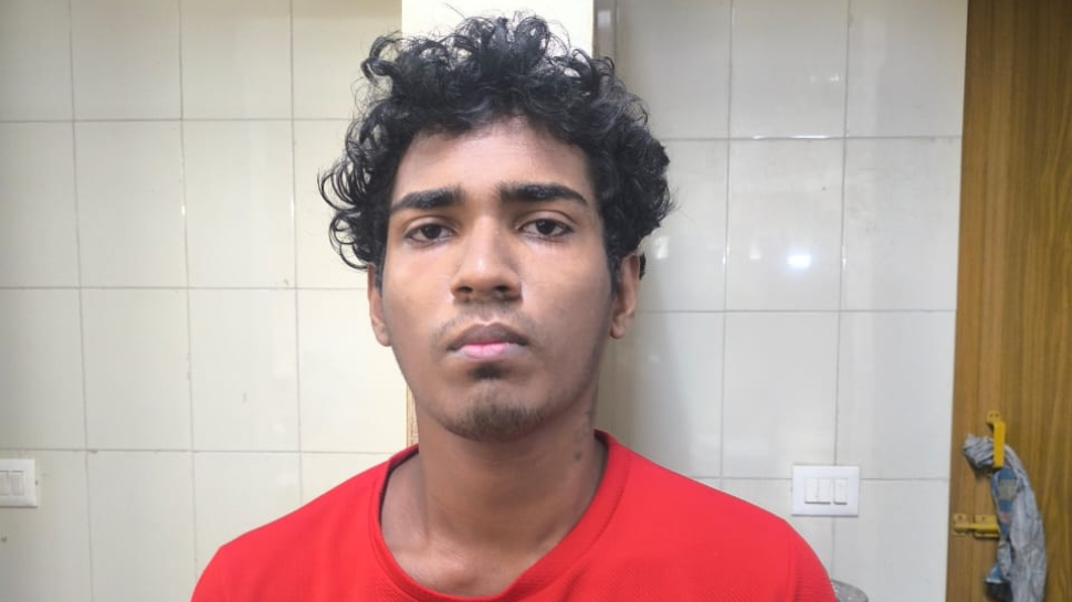 Crime News: നെയ്യാറ്റിൻകരയിൽ അച്ഛനെ തലക്കെടിച്ചു കൊലപ്പെടുത്തിയ കേസ്; മകൻ റിമാൻഡിൽ Crime News: നെയ്യാറ്റിൻകരയിൽ അച്ഛനെ തലക്കെടിച്ചു കൊലപ്പെടുത്തിയ കേസ്; മകൻ റിമാൻഡിൽ