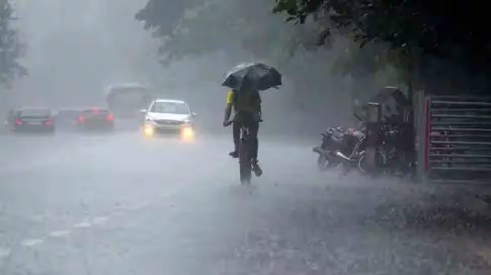 Flood Alert in Kerala: സംസ്ഥാനത്ത് പ്രളയ സാധ്യത മുന്നറിയിപ്പ്; 3 ജില്ലകളിൽ ഓറഞ്ച് അലേർട്ട് Flood Alert in Kerala: സംസ്ഥാനത്ത് പ്രളയ സാധ്യത മുന്നറിയിപ്പ്; 3 ജില്ലകളിൽ ഓറഞ്ച് അലേർട്ട്