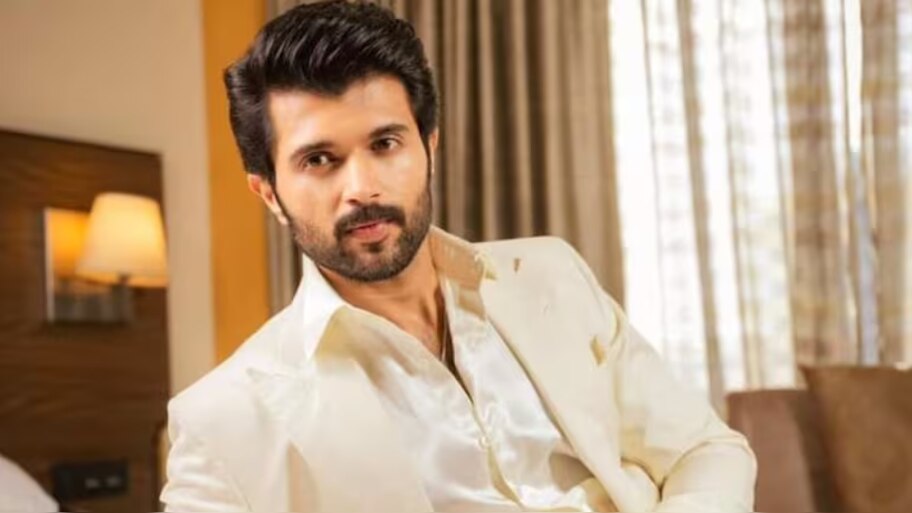 Vijay Devarakonda: വിജയ് ദേവരകൊണ്ടയ്ക്ക് ഡെങ്കിപ്പനി; താരത്തെ ആശുപത്രിയിൽ പ്രവേശിപ്പിച്ചു