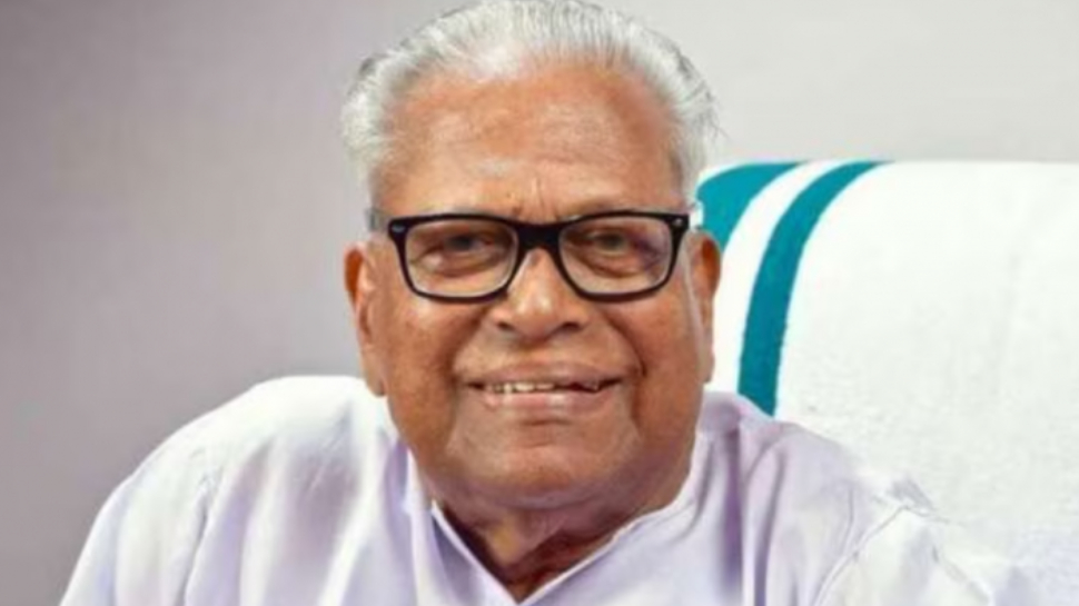 VS Achuthanandan: വിഎസിന്റെ ആരോഗ്യനില ഗുരുതരം; രക്തസമ്മർദ്ദത്തിൽ വ്യതിയാനം, സന്ദർശിച്ച് മുഖ്യമന്ത്രി VS Achuthanandan: വിഎസിന്റെ ആരോഗ്യനില ഗുരുതരം; രക്തസമ്മർദ്ദത്തിൽ വ്യതിയാനം, സന്ദർശിച്ച് മുഖ്യമന്ത്രി