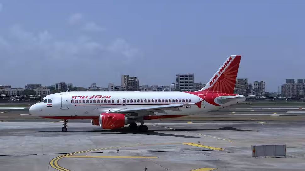 Air India: ഡൽഹിയിൽ എയർ ഇന്ത്യ വിമാനത്തിൽ തീപിടിത്തം; അപകടം പറന്നിറങ്ങിയതിന് പിന്നാലെ Air India: ഡൽഹിയിൽ എയർ ഇന്ത്യ വിമാനത്തിൽ തീപിടിത്തം; അപകടം പറന്നിറങ്ങിയതിന് പിന്നാലെ