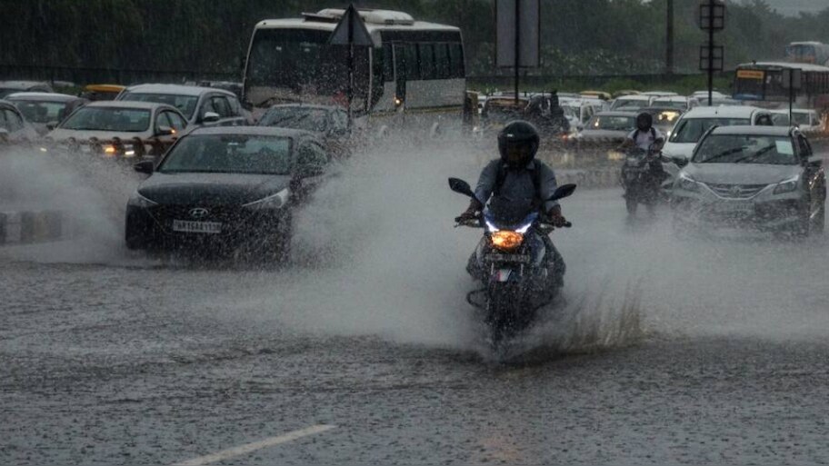 Rain Alert Kerala: സംസ്ഥാനത്ത് 26വരെ ശക്തമായ മഴയ്ക്ക് സാധ്യത; രണ്ട് ജില്ലകളിൽ ഓറഞ്ച് അലർട്ട്