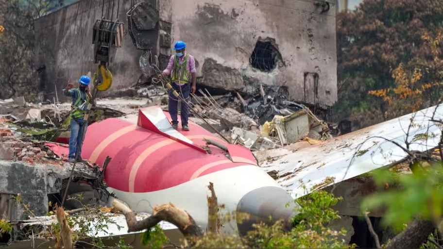 Ahmedabad plane crash: അഹമ്മദാബാദ് വിമാനദുരന്തത്തിൽ മരിച്ച ബ്രിട്ടീഷ് പൗരന്റെ മൃതദേഹം തെറ്റിയാണ് ലഭിച്ചതെന്ന് കുടുംബം