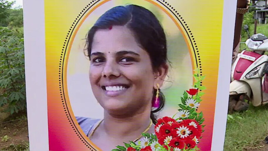 Palakkad Negha Death: 'കഴുത്തിൽ പാട്, നേഘയുടേത് തൂങ്ങിമരണം'; പാലക്കാട് യുവതിയെ ഭർതൃവീട്ടിൽ മരിച്ചനിലയിൽ കണ്ടെത്തിയ സംഭവത്തിൽ പോസ്റ്റ്മോർട്ടം റിപ്പോർട്ട് 