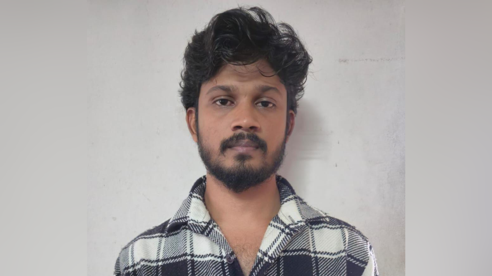 Marriage Proposal Scam: പണം കൈക്കലാക്കിയ ശേഷം ബ്ലോക്ക് ചെയ്യും; സാമൂഹിക മാധ്യമങ്ങൾ വഴി വിവാഹാലോചന തട്ടിപ്പ്, യുവാവ് പിടിയിൽ Marriage Proposal Scam: പണം കൈക്കലാക്കിയ ശേഷം ബ്ലോക്ക് ചെയ്യും; സാമൂഹിക മാധ്യമങ്ങൾ വഴി വിവാഹാലോചന തട്ടിപ്പ്, യുവാവ് പിടിയിൽ