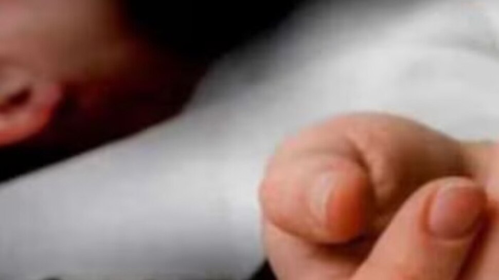 Child Death: റംബൂട്ടാൻ തൊണ്ടയിൽ കുരുങ്ങി; ഒരു വയസുള്ള കുഞ്ഞ് മരിച്ചു Child Death: റംബൂട്ടാൻ തൊണ്ടയിൽ കുരുങ്ങി; ഒരു വയസുള്ള കുഞ്ഞ് മരിച്ചു