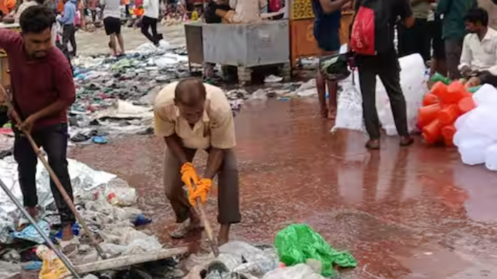 Haridwar's Mansa Devi Temple Stampede: ഹരിദ്വാർ ക്ഷേത്രത്തിൽ തിക്കിലും തിരക്കിലും പെട്ട് 7 മരണം; നിരവധി പേർക്ക് പരിക്ക് Haridwar's Mansa Devi Temple Stampede: ഹരിദ്വാർ ക്ഷേത്രത്തിൽ തിക്കിലും തിരക്കിലും പെട്ട് 7 മരണം; നിരവധി പേർക്ക് പരിക്ക്