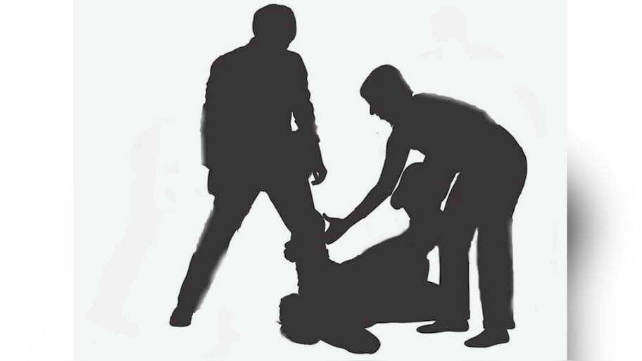 Attingal Crime News: വിദ്യാർത്ഥിക്ക് ജിം ട്രെയിനറുടെയും മകന്റെയും ക്രൂരമർദ്ദനം; പ്രതികളെ നിസാര വകുപ്പ് ചുമത്തി വിട്ടയച്ചുവെന്ന് കുടുംബം