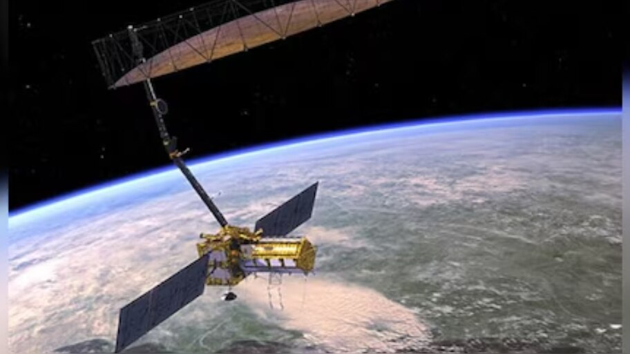 NISAR Satellite Launch: ഭൗമനിരീക്ഷണ ഉപഗ്രഹം നിസാര്‍ വിക്ഷേപിച്ചു; ഭൗമോപരിതലത്തിലെ മാറ്റങ്ങൾ സൂക്ഷ്മമായി നിരീക്ഷിക്കും