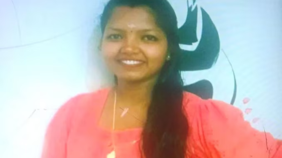 Kozhikode Jisna Murder Case: ജീവിക്കാൻ ആഗ്രഹമുണ്ടായിരുന്നു, പക്ഷേ... ഭർതൃവീട്ടിൽ മരിച്ച നിലയിൽ കണ്ടെത്തിയ ജിസ്നയുടെ ആത്മഹത്യക്കുറിപ്പ് Kozhikode Jisna Murder Case: ജീവിക്കാൻ ആഗ്രഹമുണ്ടായിരുന്നു, പക്ഷേ... ഭർതൃവീട്ടിൽ മരിച്ച നിലയിൽ കണ്ടെത്തിയ ജിസ്നയുടെ ആത്മഹത്യക്കുറിപ്പ്