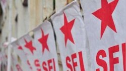 SFI Protest: സാങ്കേതിക സര്‍വകലാശാലയിലേക്ക് എസ്എഫ്ഐയുടെ പ്രതിഷേധ മാര്‍ച്ച്; ഇരച്ചുകയറി പ്രവര്‍ത്തകർ, ജലപീരങ്കി പ്രയോഗിച്ചു
