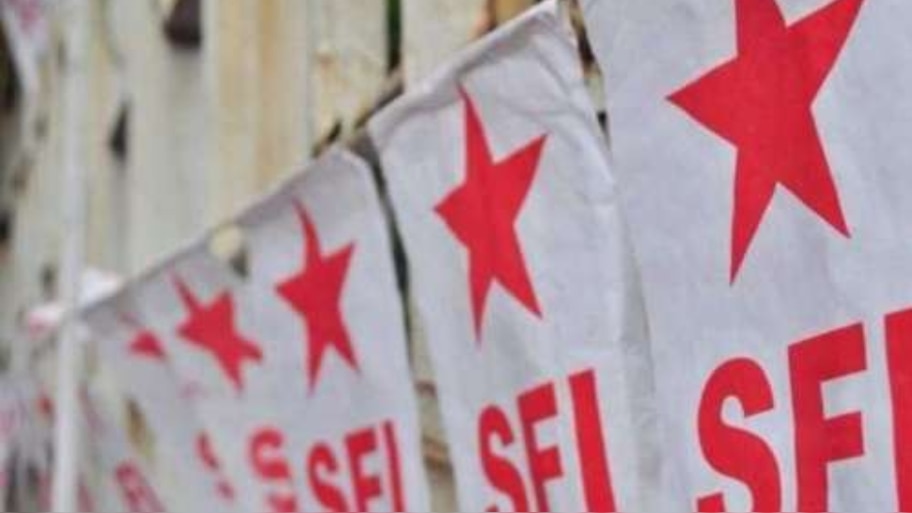 SFI Protest: സാങ്കേതിക സര്‍വകലാശാലയിലേക്ക് എസ്എഫ്ഐയുടെ പ്രതിഷേധ മാര്‍ച്ച്; ഇരച്ചുകയറി പ്രവര്‍ത്തകർ, ജലപീരങ്കി പ്രയോഗിച്ചു