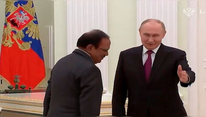 Ajit Doval met Putin: മോസ്കോയിൽ പുടിനുമായി കൂടിക്കാഴ്ച നടത്തി അജിത് ഡോവൽ 