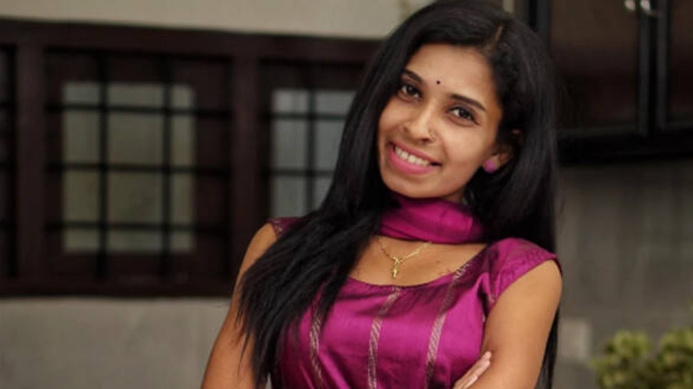 Bigg Boss Malayalam Season 7: 'അവളെ പലരും ചുറ്റും നിന്ന് ആക്രമിക്കുകയായിരുന്നു'; മോഹൻലാൽ രേണു സുധിയെന്ന് വിളിച്ചപ്പോൾ സന്തോഷം തോന്നി Bigg Boss Malayalam Season 7: 'അവളെ പലരും ചുറ്റും നിന്ന് ആക്രമിക്കുകയായിരുന്നു'; മോഹൻലാൽ രേണു സുധിയെന്ന് വിളിച്ചപ്പോൾ സന്തോഷം തോന്നി