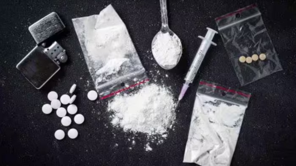 MDMA Seized: കോഴിക്കോട് വൻ ലഹരിവേട്ട; എംഡിഎംഎയുമായി യുവാവ് അറസ്റ്റിൽ MDMA Seized: കോഴിക്കോട് വൻ ലഹരിവേട്ട; എംഡിഎംഎയുമായി യുവാവ് അറസ്റ്റിൽ