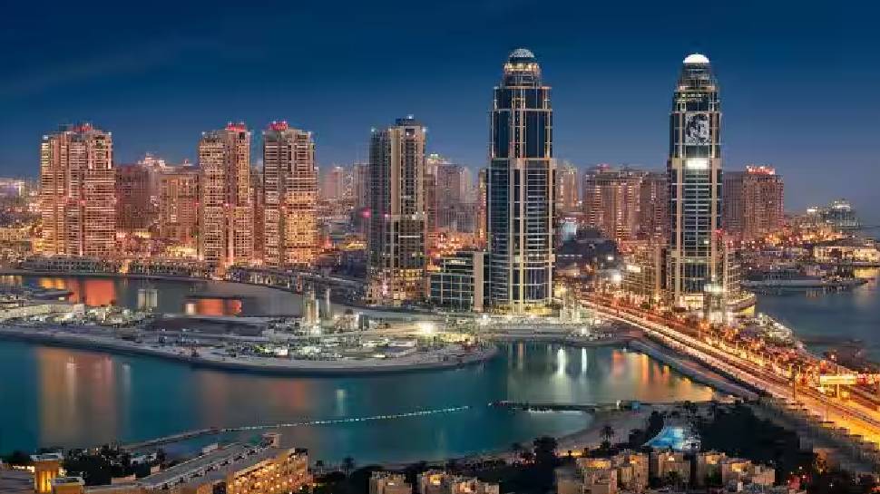 Qatar Kerala Population: കേരളത്തിലെ മൂന്ന് ജില്ലകളുടെ വലിപ്പം, ജനസംഖ്യയില് മൂന്ന് ലക്ഷം മലയാളികൾ, 20 ശതമാനം ഇന്ത്യക്കാര്! ഇങ്ങനെയൊരു മുസ്ലീം രാജ്യം Qatar Kerala Population: കേരളത്തിലെ മൂന്ന് ജില്ലകളുടെ വലിപ്പം, ജനസംഖ്യയില് മൂന്ന് ലക്ഷം മലയാളികൾ, 20 ശതമാനം ഇന്ത്യക്കാര്! ഇങ്ങനെയൊരു മുസ്ലീം രാജ്യം