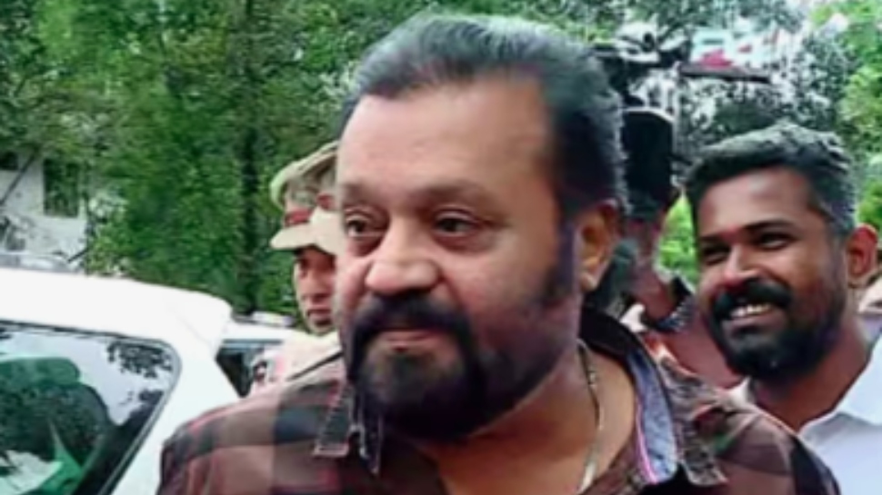 Suresh Gopi: ഛത്തീസ്ഗഢിൽ അറസ്റ്റിലായ കന്യാസ്ത്രീയുടെ വീട്ടിൽ സന്ദർശനം നടത്തി സുരേഷ് ഗോപി; സിസ്റ്റർ പ്രീതി മേരിയുടെ വീട് സന്ദർശിച്ചു Suresh Gopi: ഛത്തീസ്ഗഢിൽ അറസ്റ്റിലായ കന്യാസ്ത്രീയുടെ വീട്ടിൽ സന്ദർശനം നടത്തി സുരേഷ് ഗോപി; സിസ്റ്റർ പ്രീതി മേരിയുടെ വീട് സന്ദർശിച്ചു