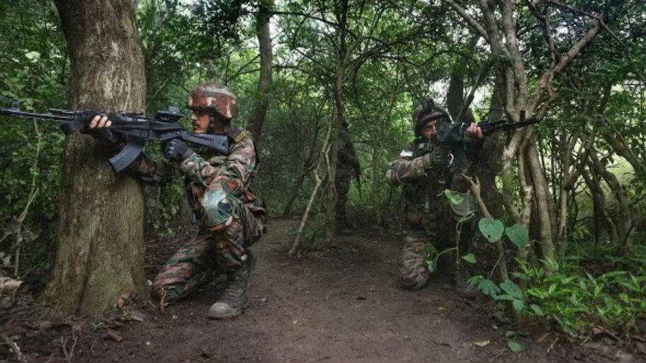 Encounter In Baramulla: ഉറി സെക്ടറിൽ നുഴഞ്ഞു കയറാൻ ശ്രമിച്ച ഭീകരരും സൈന്യവും തമ്മിൽ ഏറ്റുമുട്ടൽ; ഒരു സൈനികന് വീരമൃത്യു