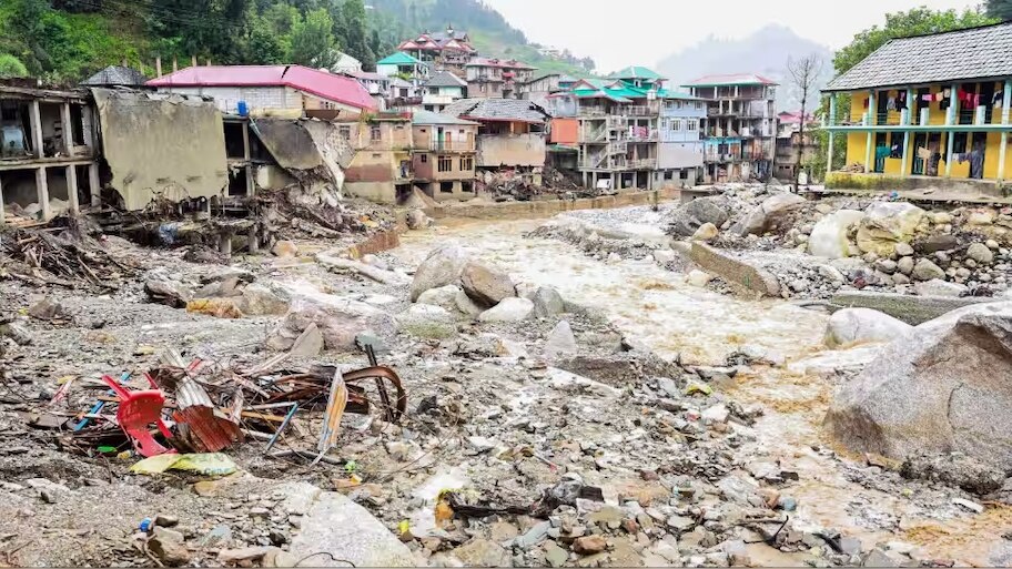Himachal cloudbursts: ഹിമാചൽപ്രദേശിൽ മേഘവിസ്ഫോടനവും മിന്നൽ പ്രളയവും; നിരവധി പാലങ്ങൾ ഒലിച്ചുപോയി
