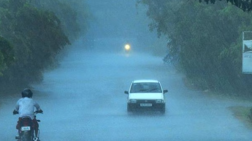 Kerala Heavy Rain Update: വരുന്നു പെരുമഴ..! ഡാമുകൾ തുറക്കുന്നു; പമ്പ സ്നാനത്തിന് നിയന്ത്രണം, മൂന്നാറ് ഗ്യാപ്പ് റോഡിൽ രാത്രിയാത്ര നിരോധനം Kerala Heavy Rain Update: വരുന്നു പെരുമഴ..! ഡാമുകൾ തുറക്കുന്നു; പമ്പ സ്നാനത്തിന് നിയന്ത്രണം, മൂന്നാറ് ഗ്യാപ്പ് റോഡിൽ രാത്രിയാത്ര നിരോധനം