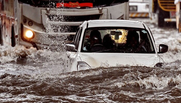 Mumbai Rain Alert: കനത്ത മഴയെ തുടർന്ന് മുംബൈയിൽ റെഡ് അലർട്ട്