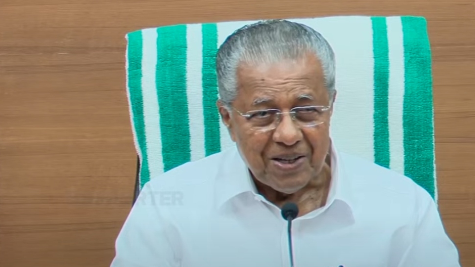 CM Pinarayi Vijayan: ഒരു പൊതുപ്രവർത്തകന് യോജിക്കാത്ത പ്രവൃത്തി; രാഹുൽ മാങ്കൂട്ടത്തിൽ എംഎൽഎ സ്ഥാനം രാജിവയ്ക്കണമെന്ന് മുഖ്യമന്ത്രി CM Pinarayi Vijayan: ഒരു പൊതുപ്രവർത്തകന് യോജിക്കാത്ത പ്രവൃത്തി; രാഹുൽ മാങ്കൂട്ടത്തിൽ എംഎൽഎ സ്ഥാനം രാജിവയ്ക്കണമെന്ന് മുഖ്യമന്ത്രി