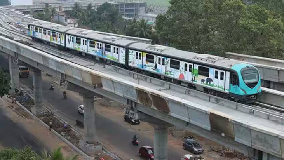 Kochi Metro: ഓണം സ്പെഷ്യൽ; കൂടുതൽ സർവീസുകളുമായി കൊച്ചി മെട്രോയും വാട്ടർ മെട്രോയും