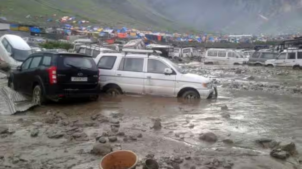 Kashmir On High Alert: ഝലം നദിയിലെ ജലനിരപ്പ് ഉയരുന്നു; പ്രളയ സാധ്യത, കശ്മീരിൽ അതീവ ജാഗ്രതാ നിർദ്ദേശം Kashmir On High Alert: ഝലം നദിയിലെ ജലനിരപ്പ് ഉയരുന്നു; പ്രളയ സാധ്യത, കശ്മീരിൽ അതീവ ജാഗ്രതാ നിർദ്ദേശം