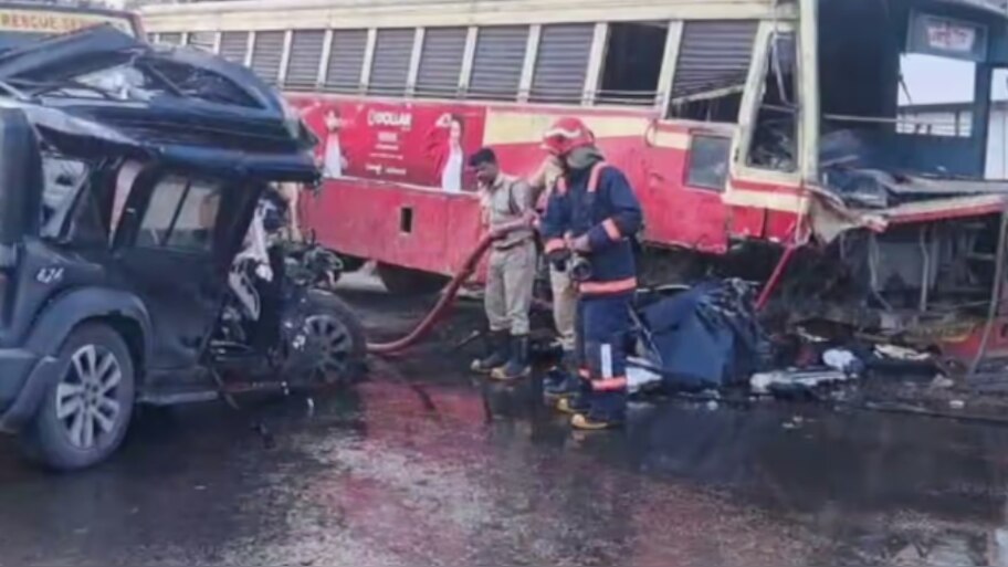 Kollam Road Accident: കൊല്ലത്ത് വാഹനാപകടത്തിൽ അച്ഛനും രണ്ട് മക്കൾക്കും ദാരുണാന്ത്യം; രണ്ട് പേർക്ക് പരിക്ക്